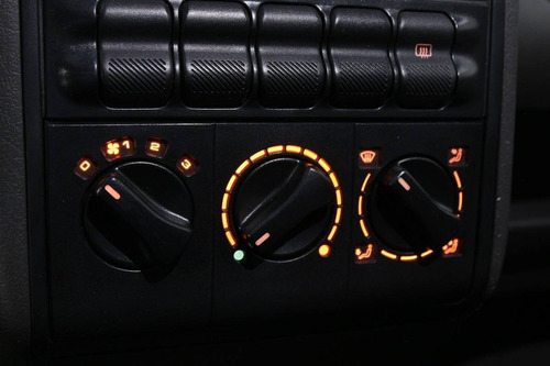 Imagem 12 de 15 de Volkswagen Gol 1.0 8v Gasolina 2p Manual