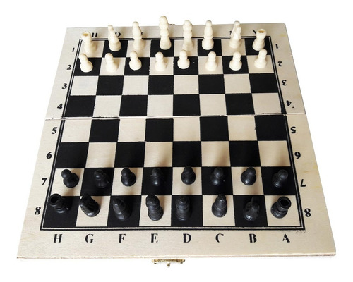 Juego de ajedrez con caja de madera