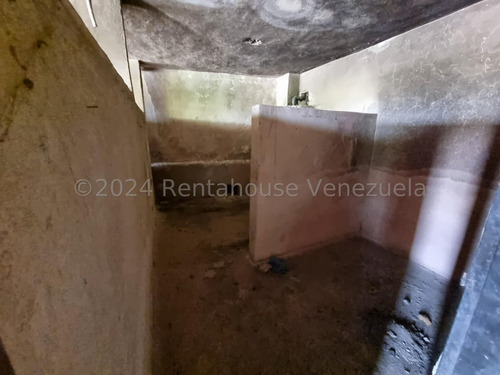 Edificio Comercial / Residencial (3 Niveles/ Obra Gris) Venta Weekend Mls-25-525