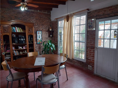 Imagen 3 de 20 de Venta Casa 3 Dormitorios B° Azcuenaga