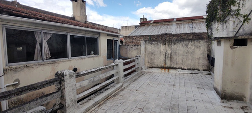 Ph De 4 Ambientes Con Patio, Terraza, Quincho Y Cochera