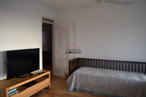 Apartamento En Peninsula, 2 Dormitorios *- Ref: 3013