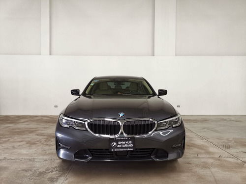 Imagen 2 de 13 de Bmw Serie 3 2020 2.0 330ia Sport Line At