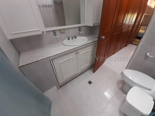 Imagen 23 de 30 de Hermoso Town House Con Un Estilo Vanguardista Y Moderno De 3 Niveles En Venta En Barquisimeto. Urb. Monte Real , Selena Pacheco Tlf. 04245197639. Cód. 22-23281. Lara, Venezuela