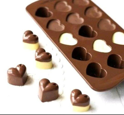 Imagem 1 de 6 de Forma De Silicone Para Chocolate Coração Gedex