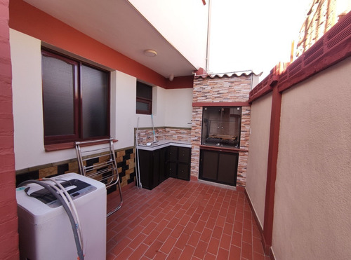 Imagen 8 de 11 de 247.000 $us Amplia Casa Multifamiliar Sobre Av Circunvalacio