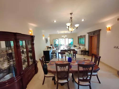 Casa En Venta En Frac. Hacienda Santa Fe, Leon, Gto. Justo Al Lado De La Universidad Iberoamericana