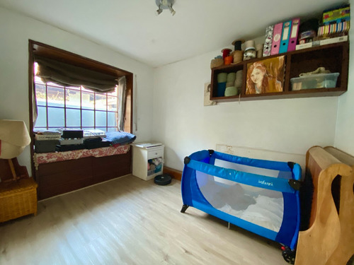 Casa En Venta Vitacura, Remodelada, Cuatro Dormitorios