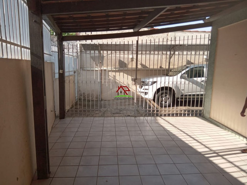 Imagem 2 de 17 de Ótima Casa De 03 Quartos E 03 Vagas No Santa Mônica! - 2635