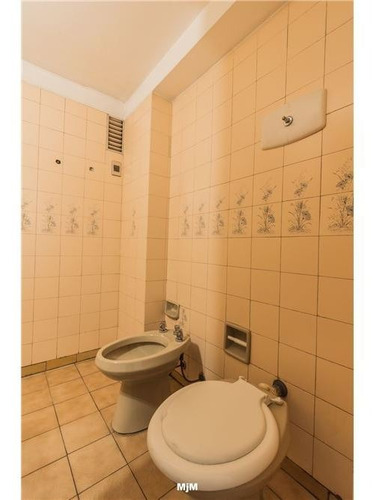 Venta Hermosa Oficina Ciudad Vieja