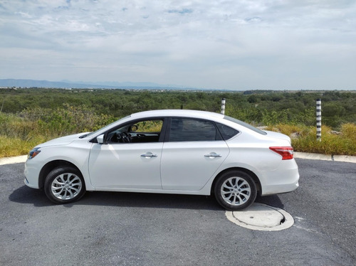 Imagen 2 de 10 de Sentra 2018 Vendido