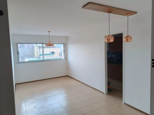 Apartamento En Alquiler De 1 Dormitorio En Centro