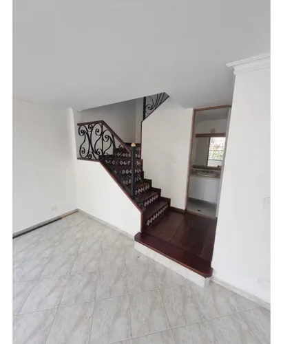 Casa Unifamiliar En Venta En La Loma De Los Bernal, Medellín