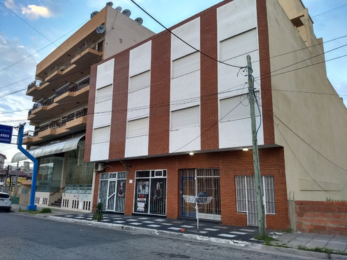 Imagen 2 de 6 de Venta De Local C/ Vivienda