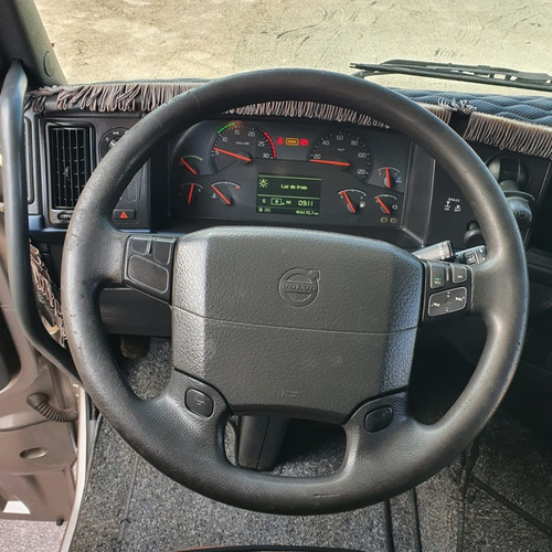 Imagem 19 de 25 de Caminhão Fh 460 Volvo 460 Cavalo 6x4 Traçado 2014 T. Alto