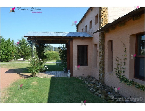 Casa En Punta Ballena, 5 Dormitorios *- Ref: 7977