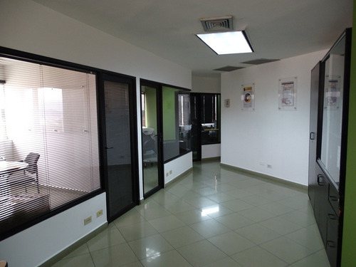 Excelente Oficina En Venta En Excelente Torre Ejecutiva Codigo 568069