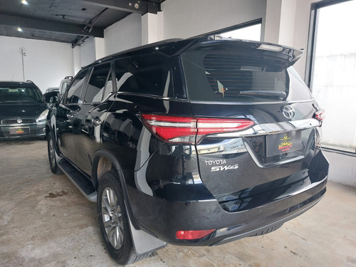 Toyota Hilux SW4 SRX