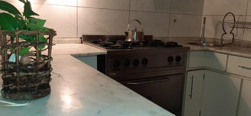 Casa En Venta - 3 Dormitorios 2 Baños - Cochera - 250mts2 - Tres De Febrero