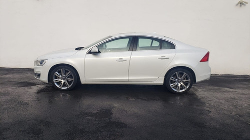 Imagen 6 de 13 de Volvo S60 Momentum 2015