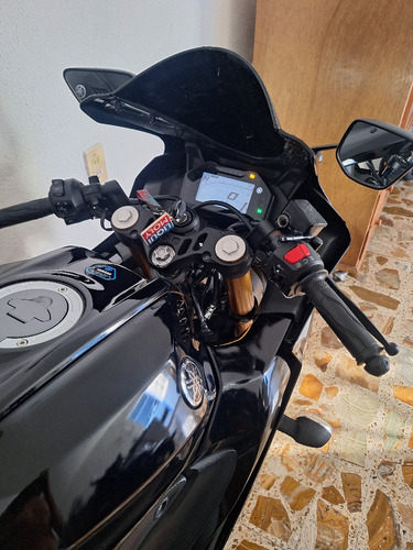 Yamaha R 15 V4