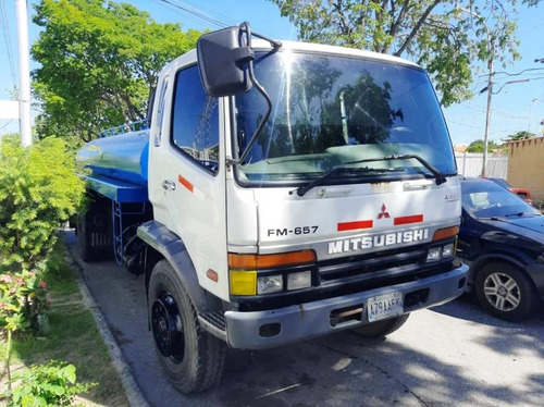Imagen 4 de 10 de Mitsubishi Fm-657 2008 4x2 Sincrónico