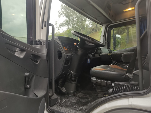 Atego 2426 - Bau 18 Pallets C/ Plataforma