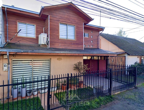Linda Casa En Venta De 4 Dorm. Bombero Garrido, Curicó