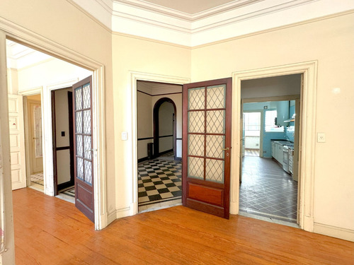 Venta Depto Semipiso 4 Amb C/dependencia - Flores