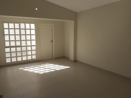 Imagen 11 de 15 de Consultorio En Renta En El Centro - (2)