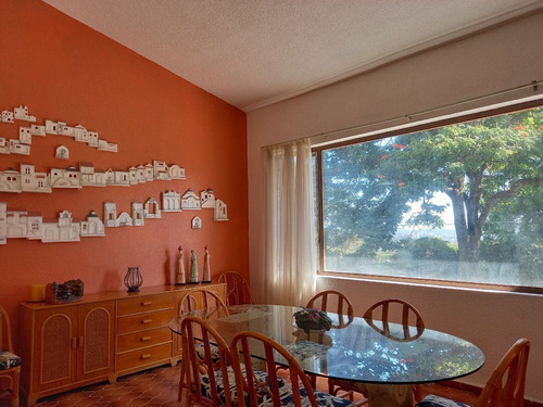 Casa Sola En Lomas De Atzingo, Cuernavaca, Morelos - Ber-1024-cs*