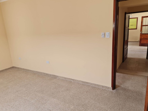 Imagen 16 de 30 de Casa Centrica En Venta En Avellaneda