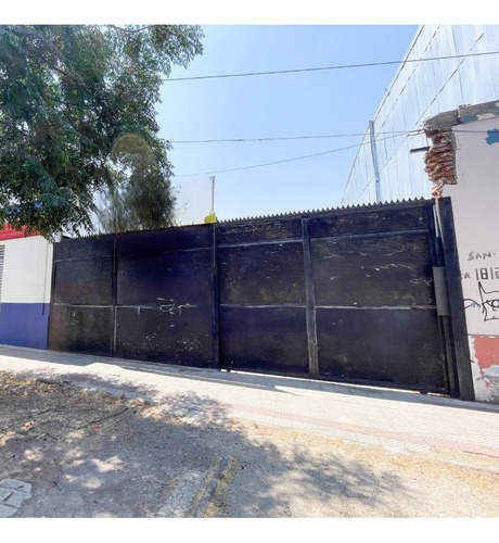 Local Comercial + Galpón + Edifcio + Bodegas + 14 Estacionam