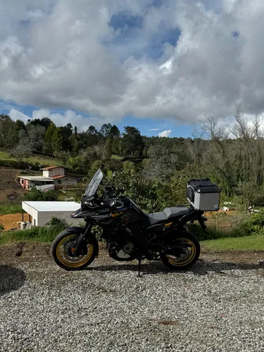 Vstrom 1050xt Negra ( Edición Limitada)