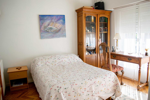 Casa De 4 Ambientes Con Cocheras En Venta En La Lucila