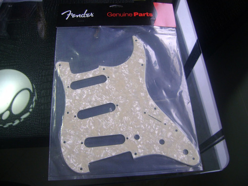 Escudo Original Fender Strato Sss Madreperola Aged