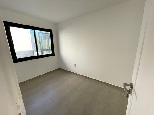 Venta Casa De 3 Dormitorios Y Dos Baños, Lomas De Solymar Sur