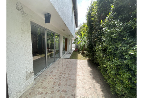 Se Alquila Casa 360m2 5h+s/4b+s/4pe Lomas De La Lagunita