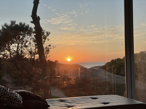 Moderna Casa En Venta Y Alquiler En Cariló Con Vista Al Mar.