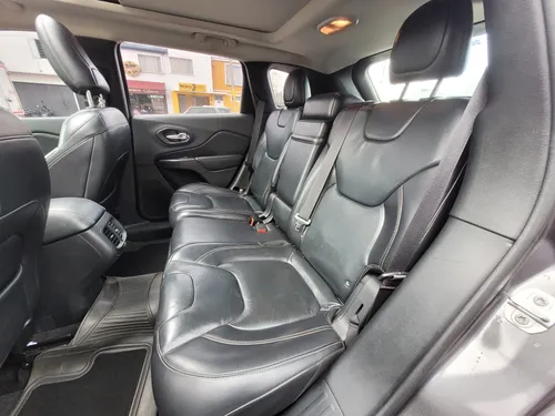 Jeep Cherokee 3.2 Longitude Plus