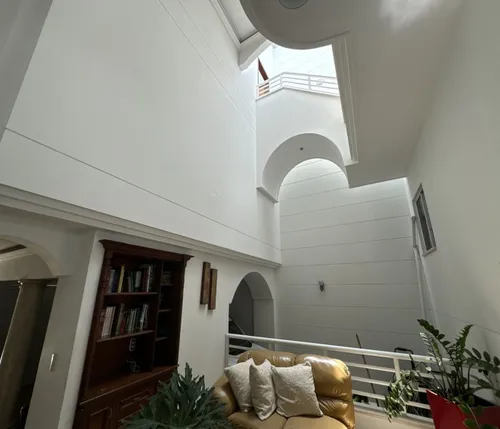 Imponente Casa Revestida En Marmol En El Ingenio