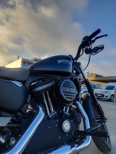 Imagen 2 de 16 de Harley Davidson Sportster Iron 883