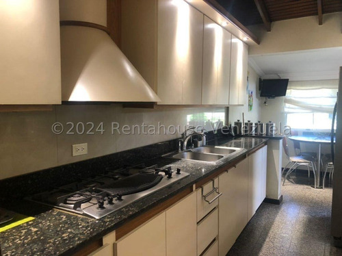 Imagina Tu Vivienda Temporal Ubicada En Una De Las Mejores Urbanizaciones De La Ciudad, Con Todos Los Servicios, Vigilancia 24/7. Esta Propiedad Se Encuentra Totalmente Equipada Y Amoblada.