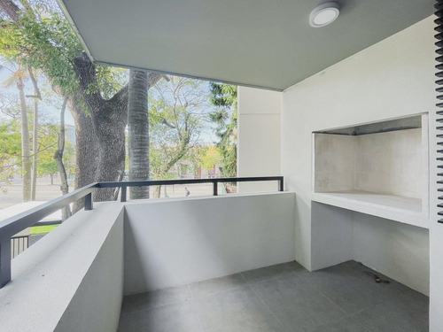 Venta De Apartamento De 2 Dormitorios Con Terraza Y Parrillero En Prado