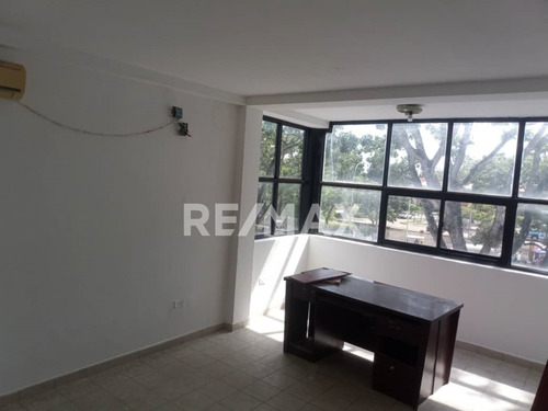 Imagen 6 de 12 de Se Alquila Oficina Comercial Av. Bolívar Edif. Jose Color´s En Maturín, Estado Monagas