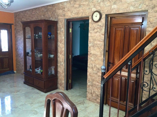 Venta Casa En 2 Plantas Con Pileta Y Quincho Glew