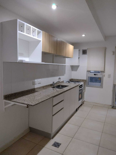 Departamento En Alquiler En Banfield, Lomas De Zamora, G.b.a. Zona Sur