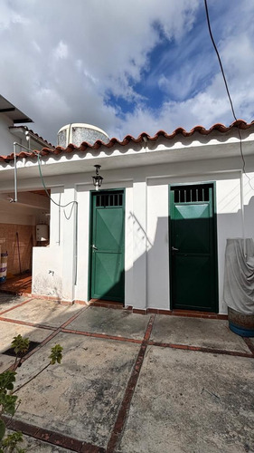 Espaciosa Casa Quinta 2 Niveles En Villa Heroica, Guatire