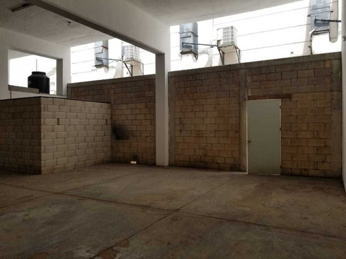 Imagen 6 de 10 de Bodega En Venta Sobre Avenida Ideal Para Atención Al Publico O Como Bodega P3303