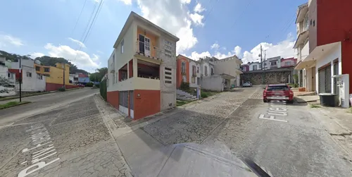 Casa En Venta ¡remate Bancario! - Fuente De Juno 2, Las Fuentes, Fraccionamiento Las Fuentes, Veracruz. -